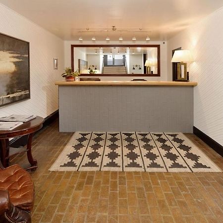 Independence Square 213, Spacious Hotel Room With 2 Queen Beds, Wet Bar, And Sitting Area Aspen Luaran gambar