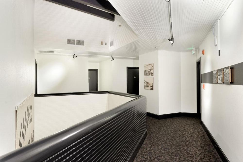Independence Square 213, Spacious Hotel Room With 2 Queen Beds, Wet Bar, And Sitting Area Aspen Luaran gambar