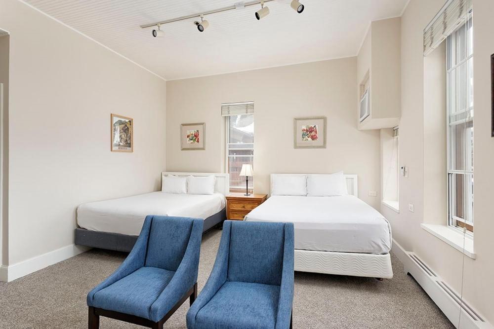 Independence Square 213, Spacious Hotel Room With 2 Queen Beds, Wet Bar, And Sitting Area Aspen Luaran gambar